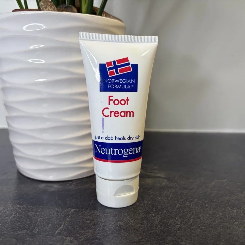 Original Neutrogena Norwegian Foot Moisturizing Cream 2 oz NEW
